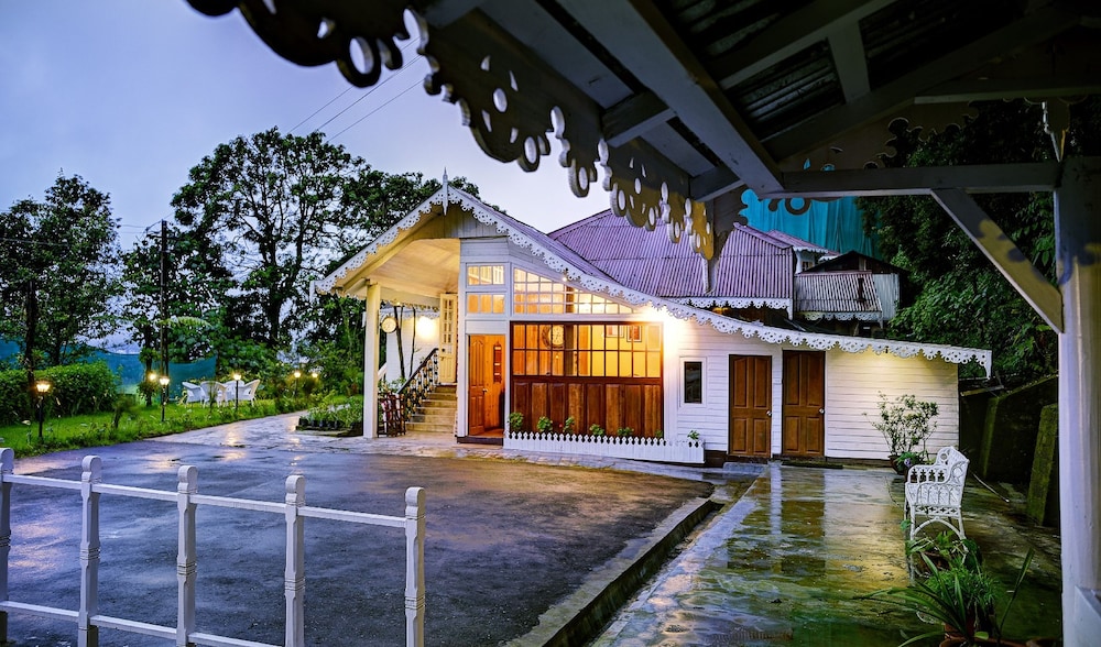 Summit Swiss Heritage Hotel & Spa - carbon neutral hotel in Darjiling