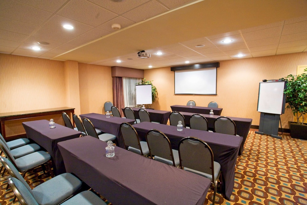 Hampton Inn Atlanta Newnan - photo 42