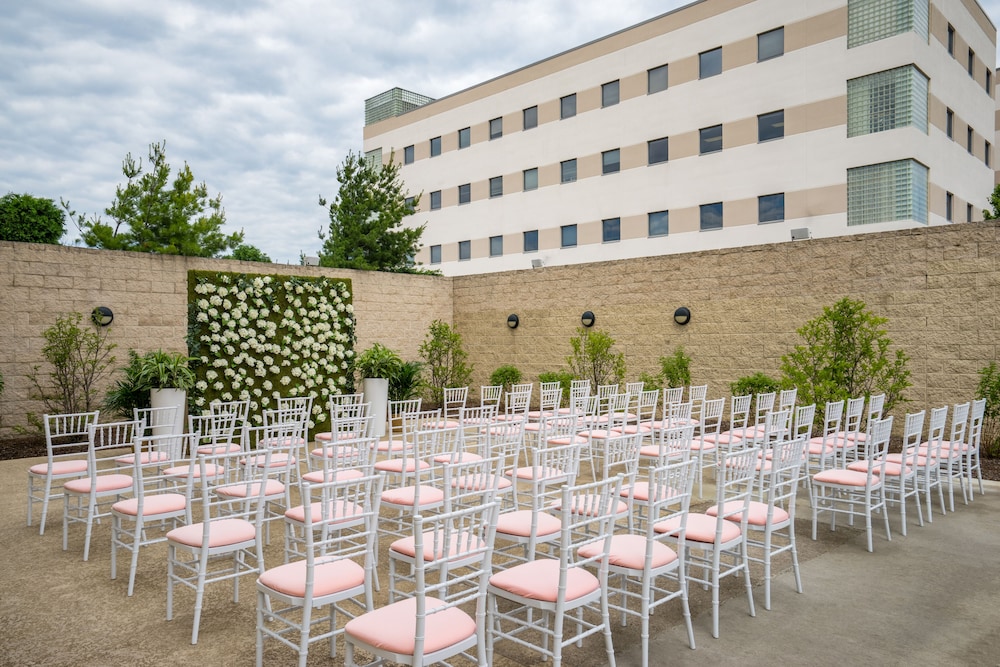 Crowne Plaza Suites Pittsburgh South by IHG - photo 75