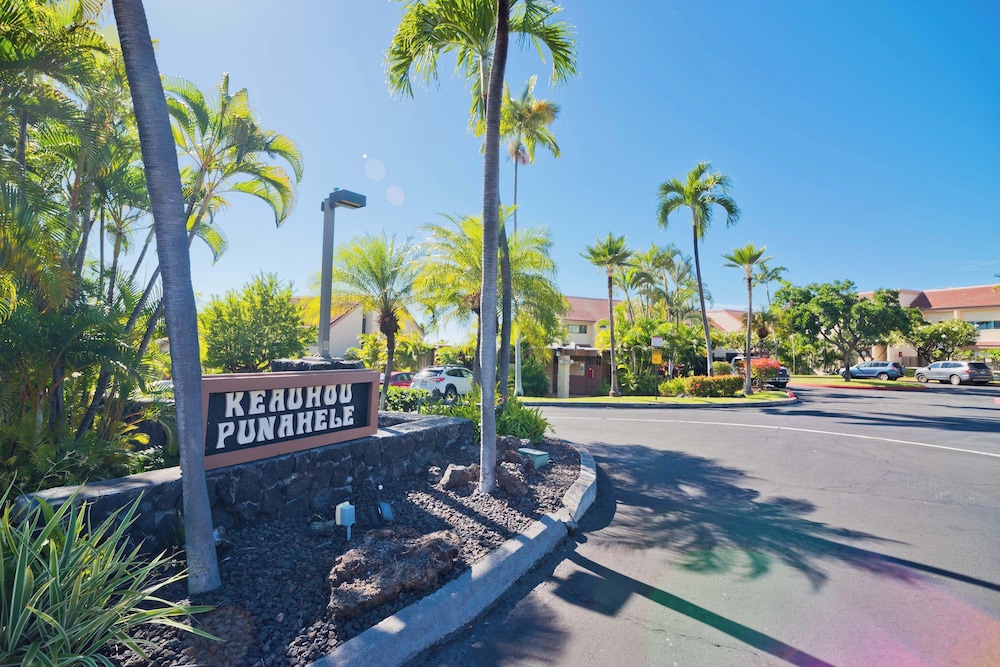 Keauhou Punahele Private Lanai w Grill — 4-Star Luxury Hotel in Kailua-Kona, United States