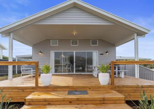 Nest 6 Battunga Ave Port Elliot No Linen Included — hotel in Port Elliot