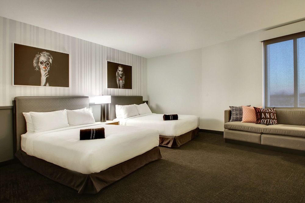 The Rose Chicago Tapestry Collection by Hilton - photo 17