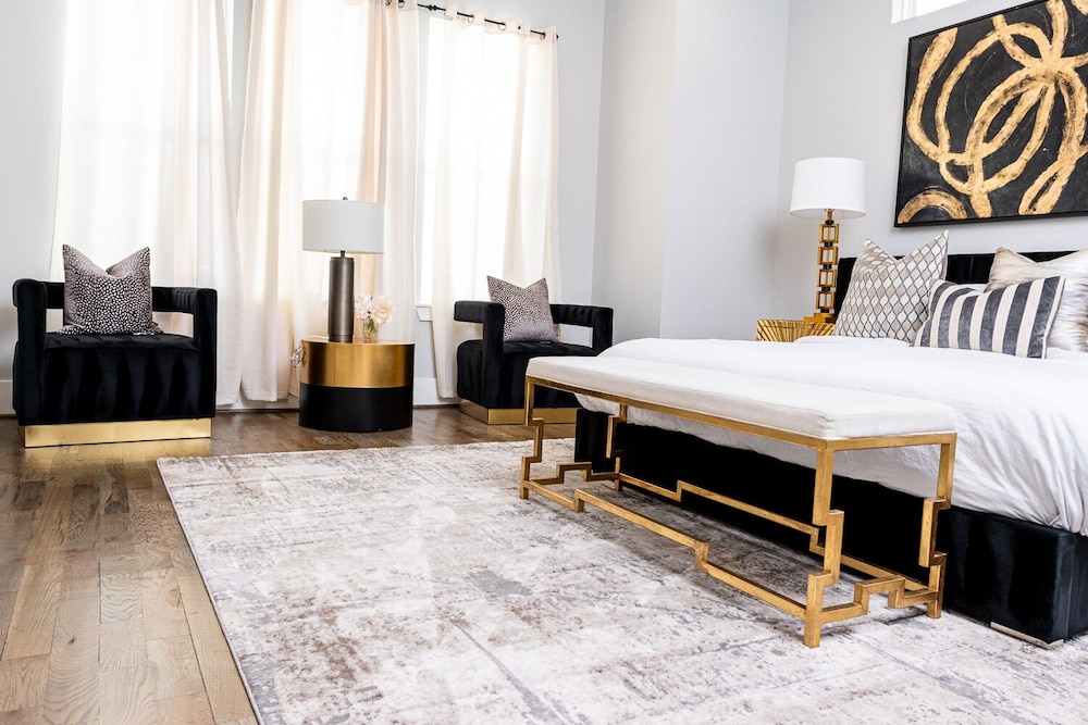 Houston Lux Townhome - photo 25