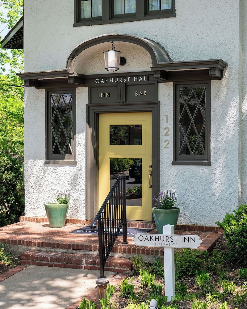 Oakhurst Inn at the University - photo 56