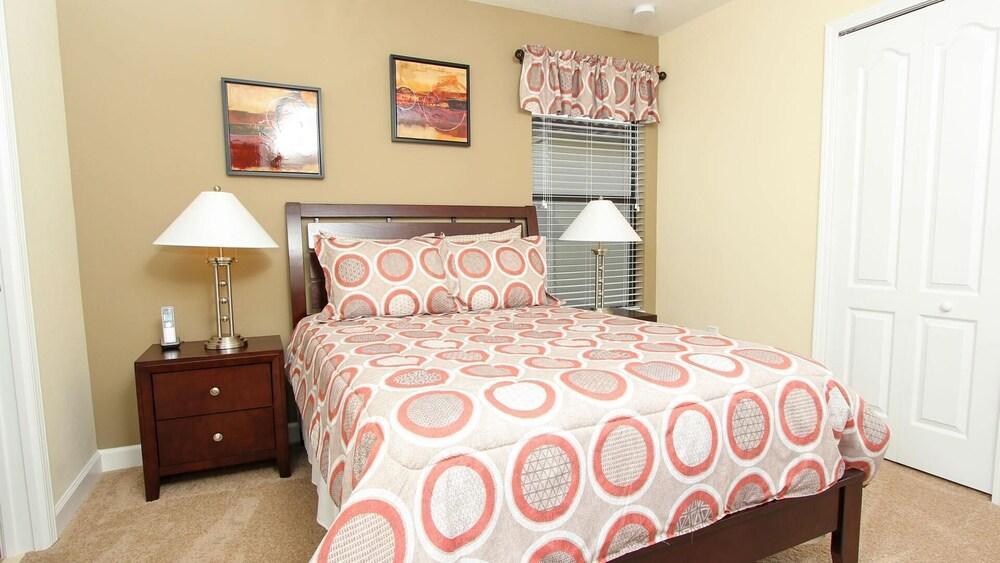 Hotel 1424 Thunderbird Road - photo 4