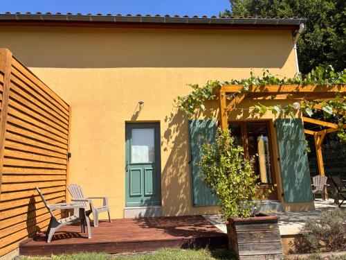 Au doux paillis Sorgue in Le Thor, France