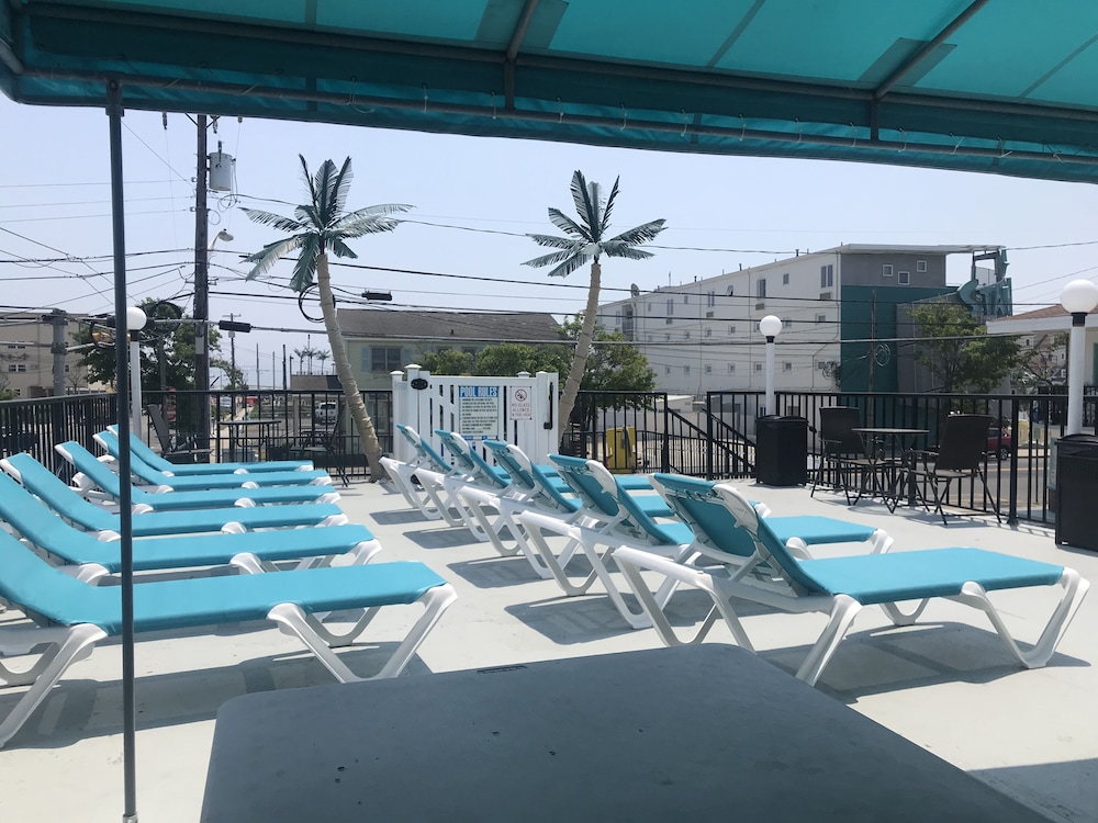 Surf Comber Motel - photo 14