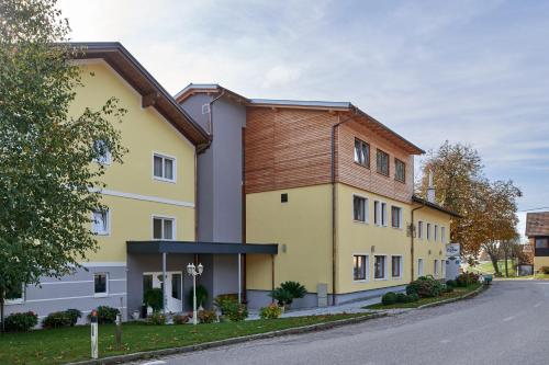 Hotel Gasthof Strasser pet-friendly hotel Eberschwang