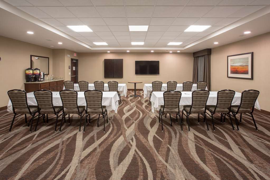 Best Western Plus Lincoln Inn & Suites - photo 13