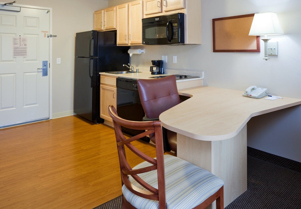 Candlewood Suites Milwaukee Brown Deer by IHG - photo 7