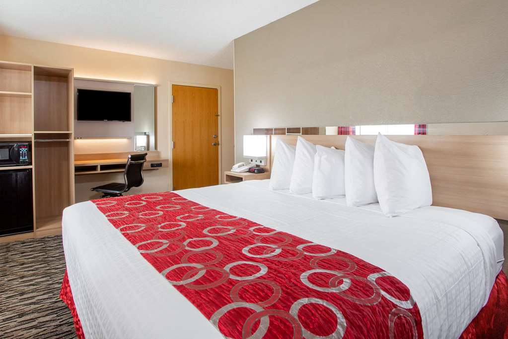 Microtel Inn & Suites by Wyndham Charleston WV - photo 10
