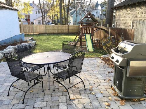 Pet Friendly 30Min To Downtown The Bostonian - photo 10