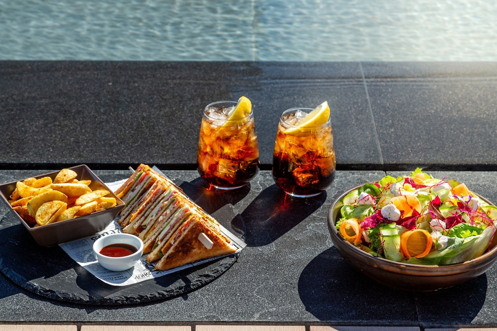 מזון ומשקאות