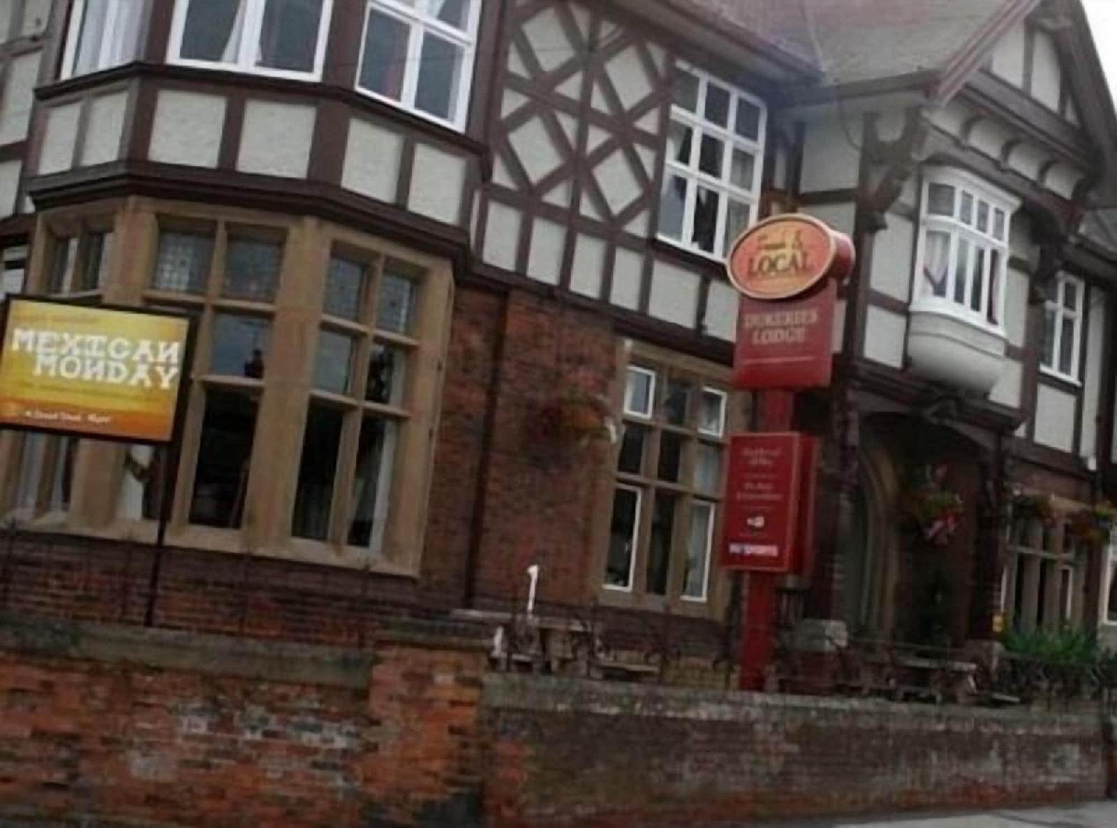 The Dukeries Lodge Edwinstowe Nottinghamshire — 4-Star Luxury Hotel in Edwinstowe, United Kingdom