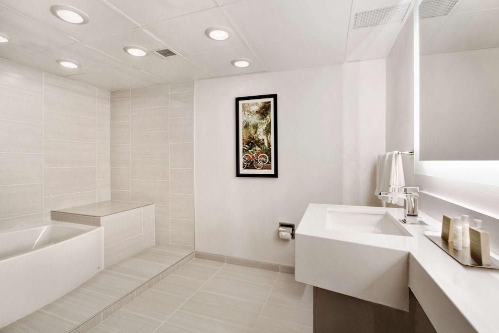 DoubleTree by Hilton New Orleans - photo 25