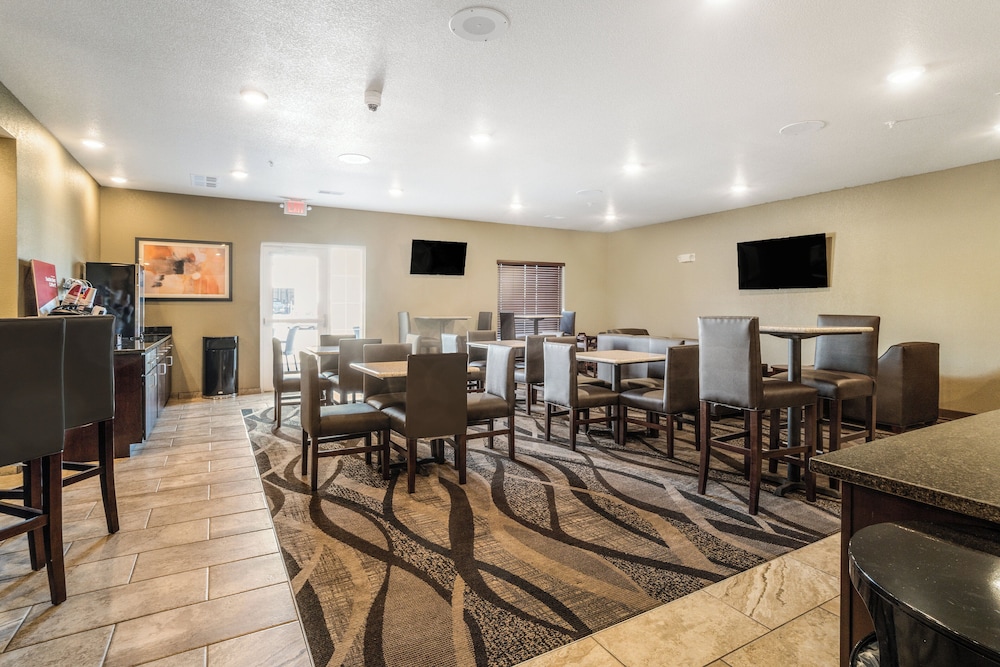 Cobblestone Hotel & Suites Newport - photo 49