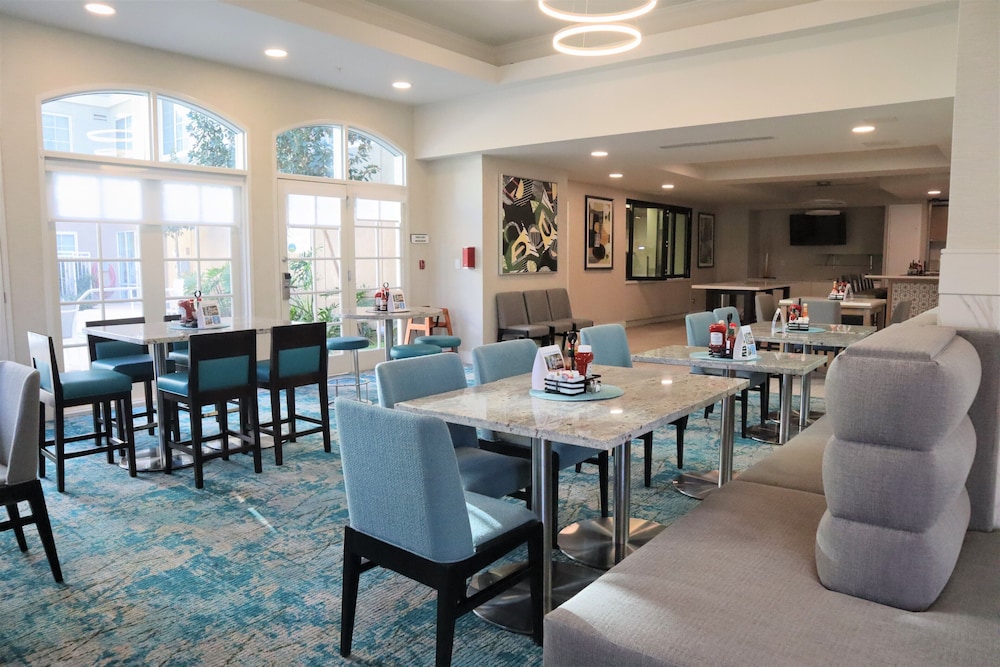 Hilton Garden Inn Calabasas - photo 23
