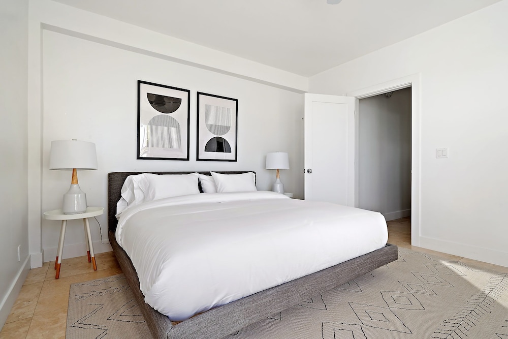 The Ambassador Palm Beach Hotel & Residences - photo 8