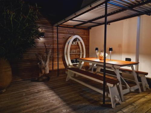 Ferienhaus Anna mit Kamin Terrasse Hof & Garage — hotel in Hassloch