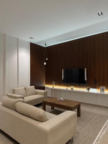 Al Ain Hotel Apartment Family Stay with Balcony and Pool Access in Al Ain City, United Arab Emirates