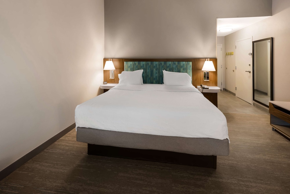 Hampton Inn & Suites Fredericksburg at Celebrate Virginia - photo 39
