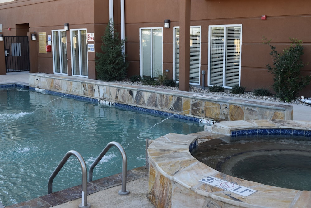 Candlewood Suites Monahans by IHG - photo 24