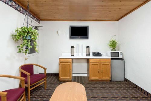 Post Oak Inn - photo 9