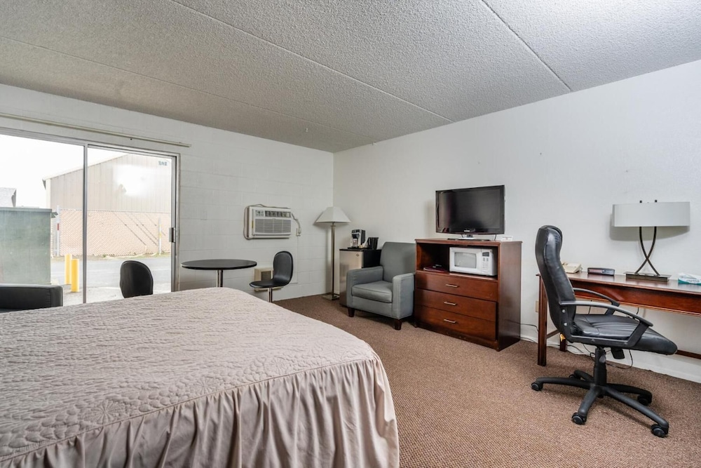 M&M Motel - photo 18