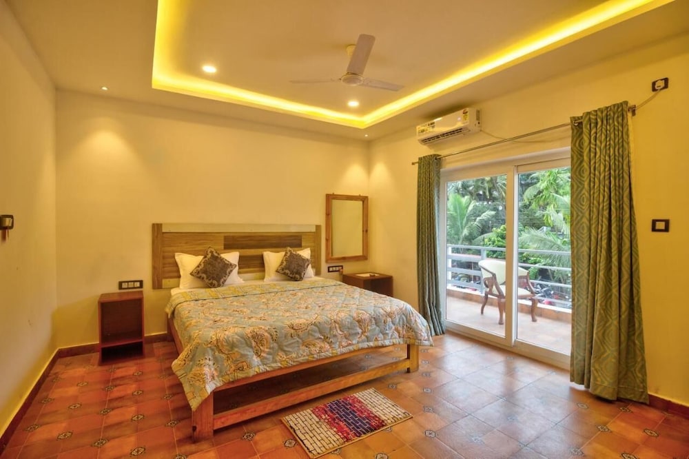 Hotel Golden Rice in Candolim, India