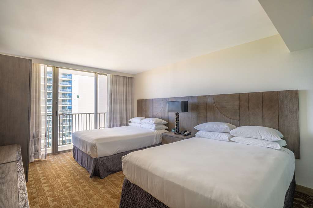 Embassy Suites by Hilton Waikiki Beach Walk - photo 23