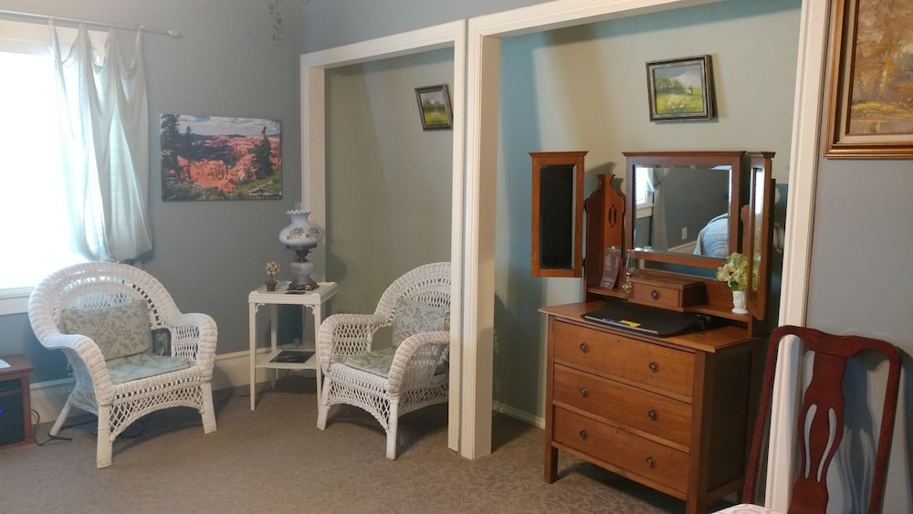 The Iron Gate Inn - carbon neutral hotel in Cedar City