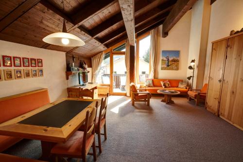 Chesa Munteratsch 1 1 2 Zimmerwohnung 609 Typ D — 4-Star Luxury Hotel in Silvaplana, Switzerland