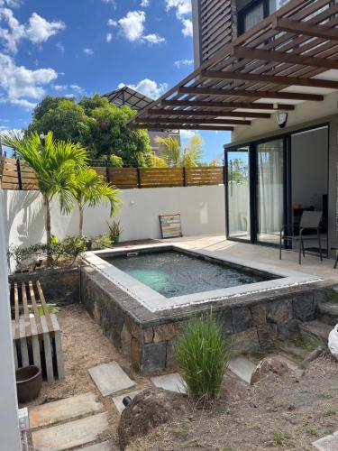 Sea La Vie Villa — 4-Star Luxury Hotel in Albion, Mauritius