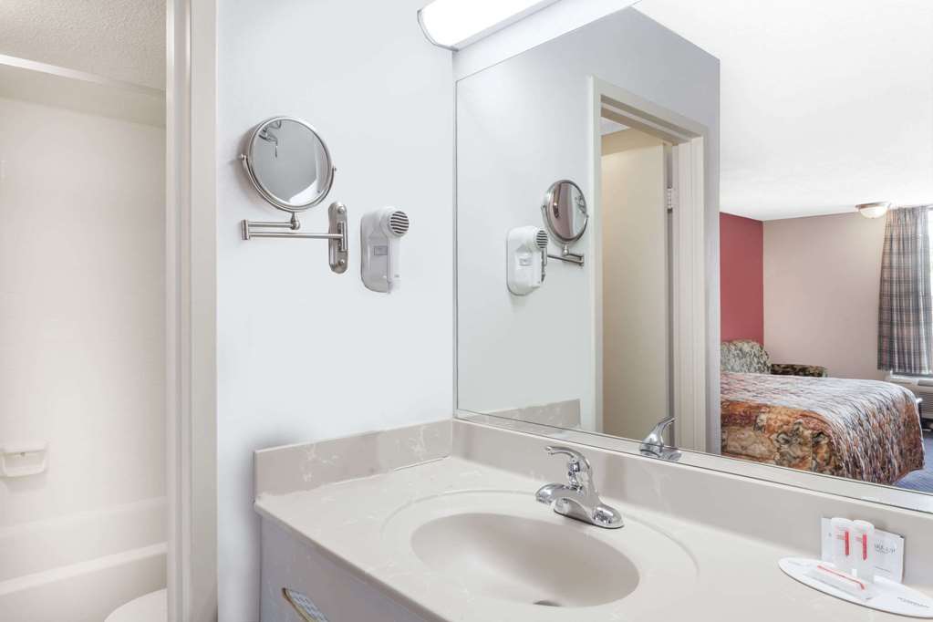 Days Inn by Wyndham Martin - photo 13