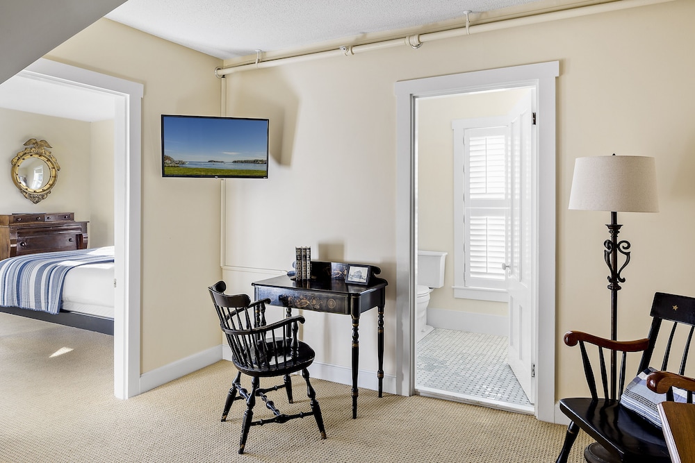 East Wind Inn on the Water - photo 36