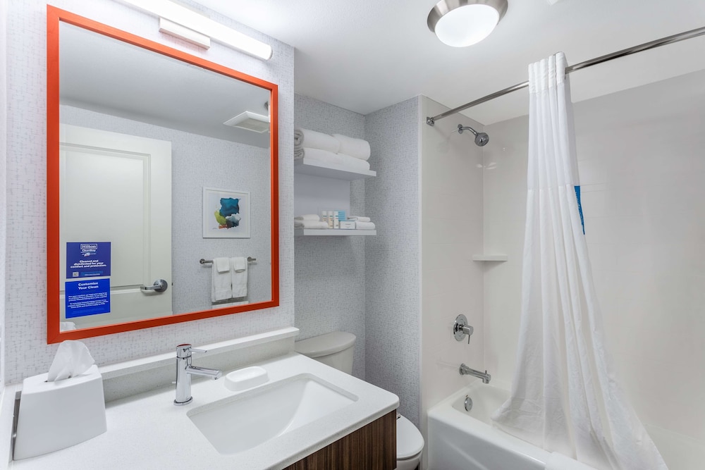 Hampton Inn Sioux Falls - photo 24