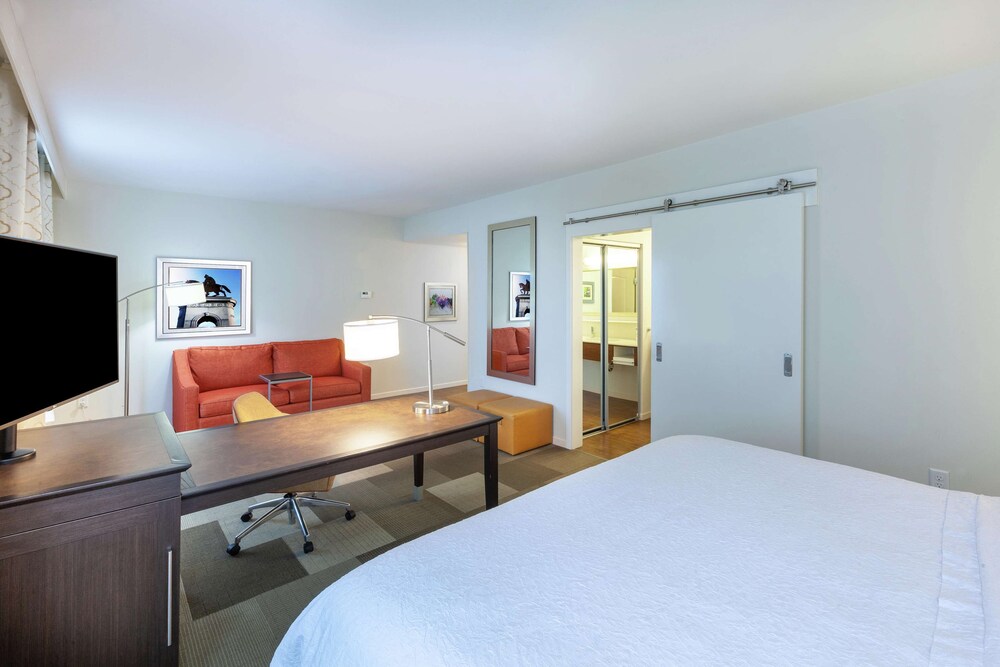 Hampton Inn & Suites by Hilton Houston North IAH - photo 17