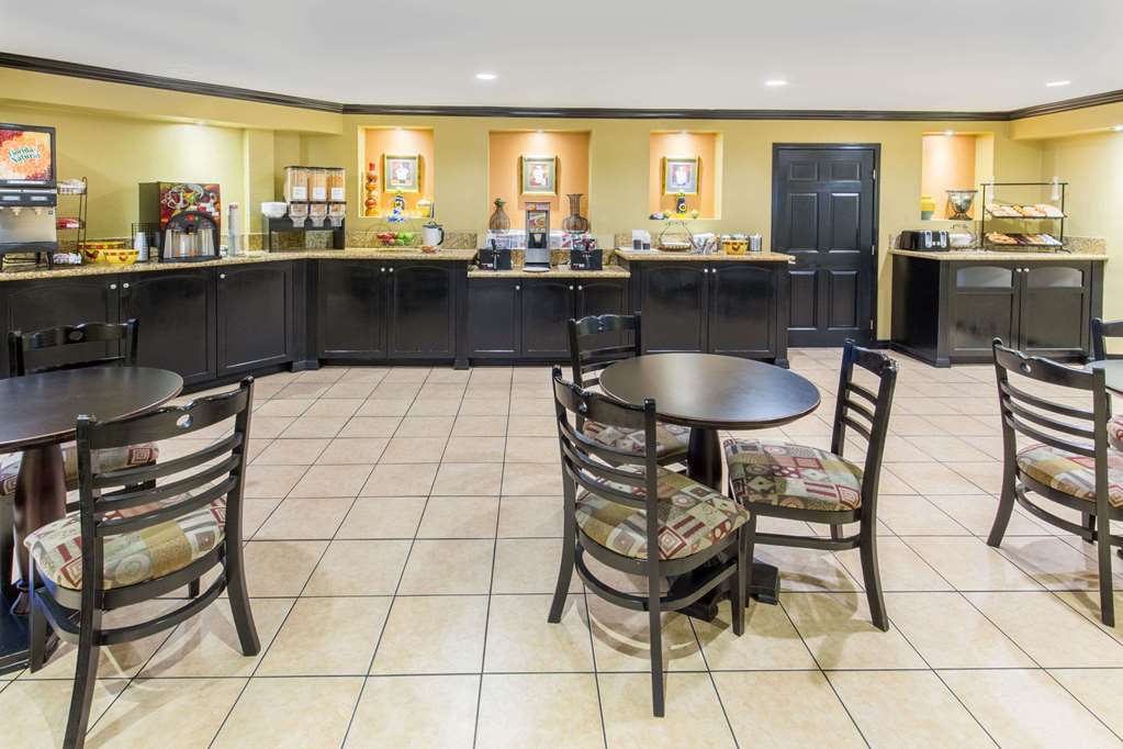 Ramada by Wyndham Ontario - photo 25