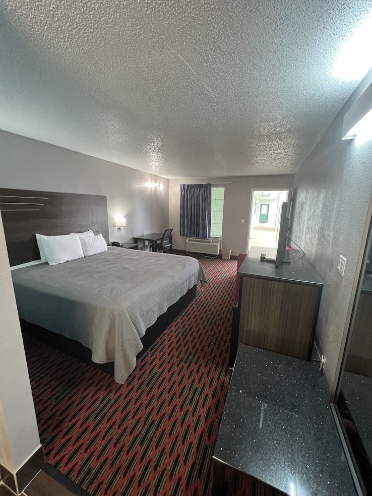 Key West Inn - photo 4