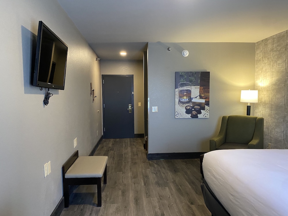 Distill Inn - photo 18