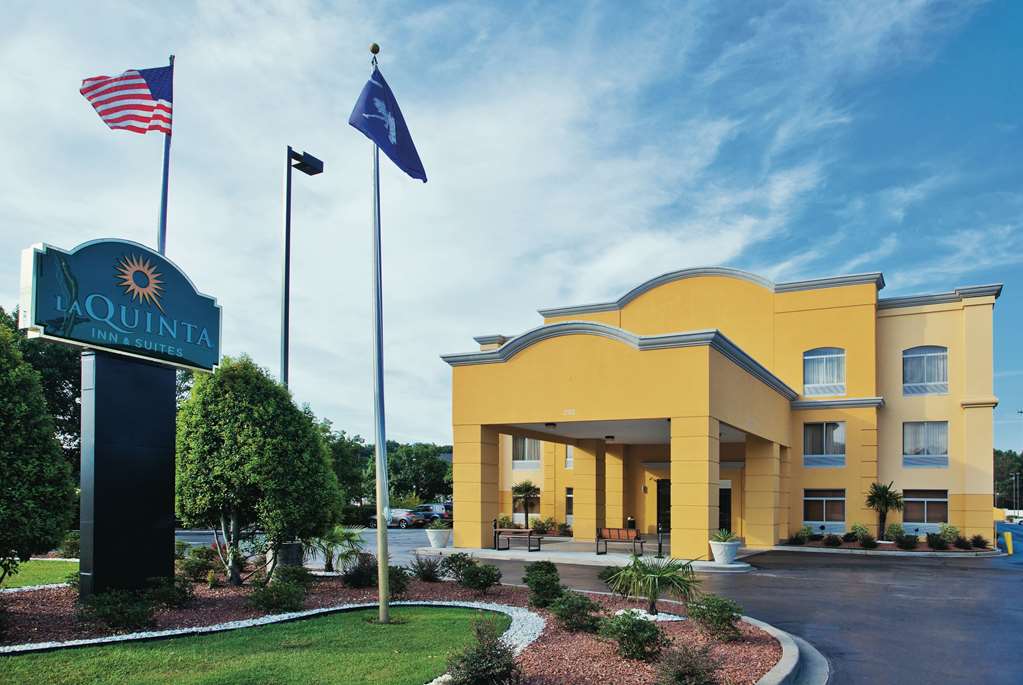 La Quinta Inn & Suites by Wyndham Florence - photo 30