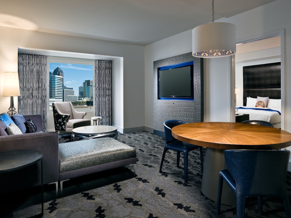 W Dallas - photo 20