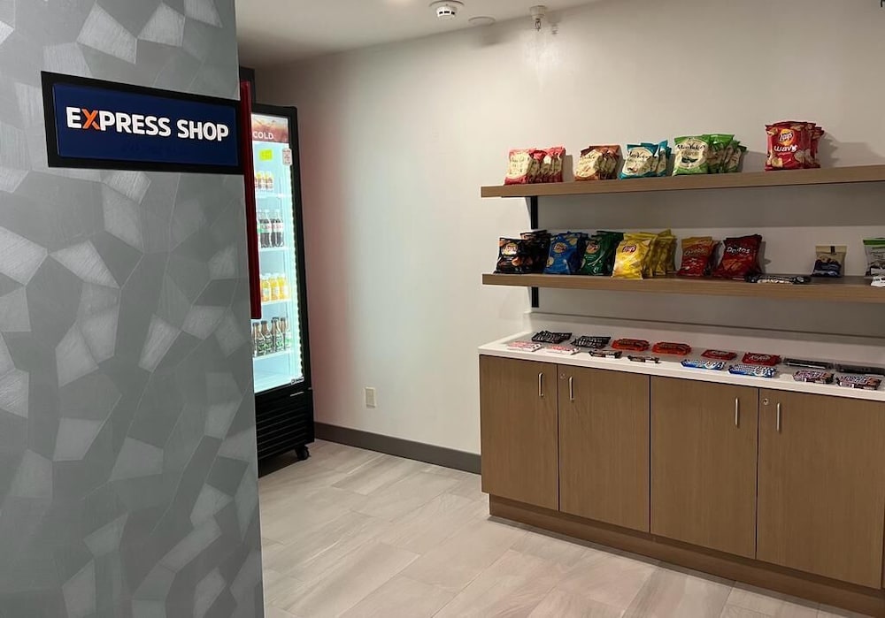 Holiday Inn Express Rensselaer by IHG - photo 23