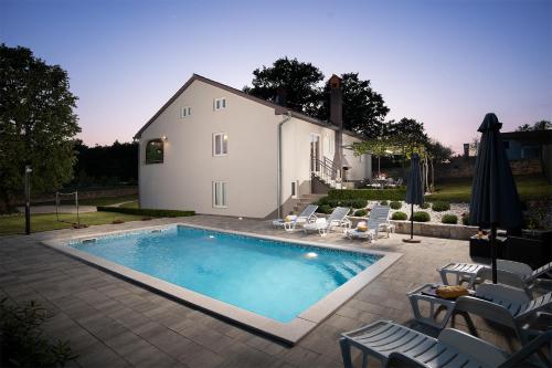 Villa Fosca beautiful villa in a fantastic location — 4-Star Luxury Hotel in Svetvincenat, Croatia