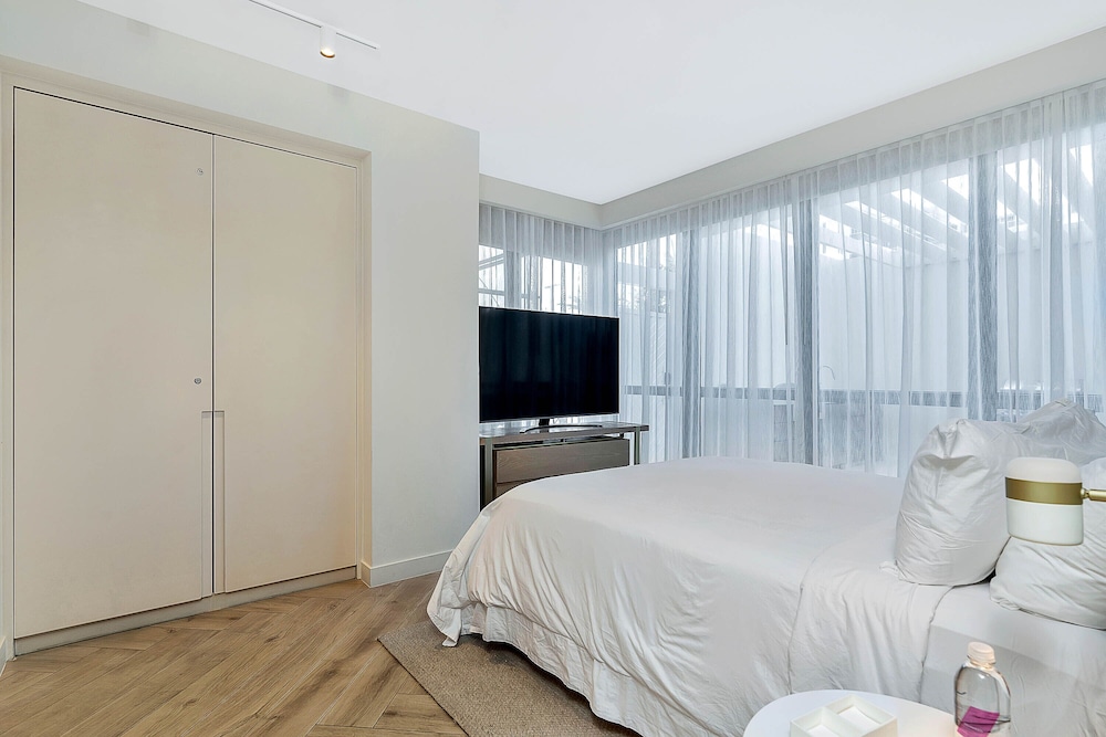 Private Residences at W SoBe by LRMB - photo 26