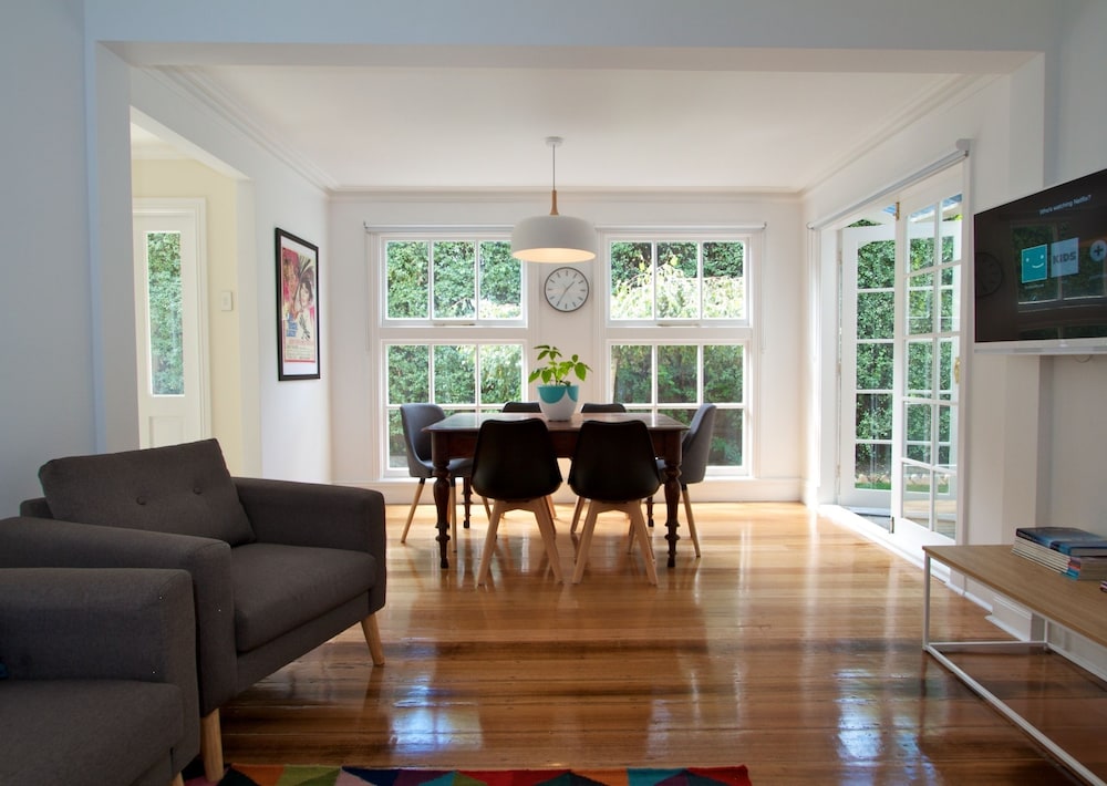 Strahan House — 4-Star Luxury Hotel in North Hobart, Australia