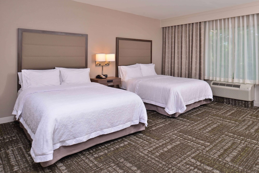 Hampton Inn & Suites Dallas Market Center - photo 20