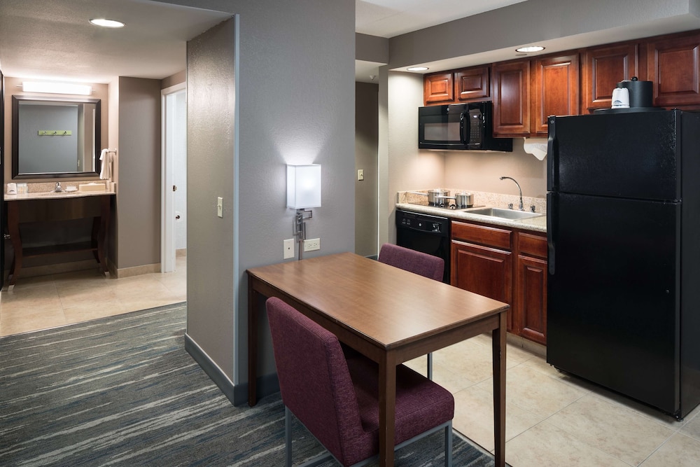 Hampton Inn & Suites Chicago North Shore Skokie - photo 27