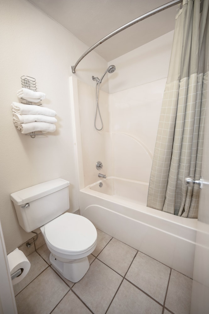 River Oak Inn - photo 18