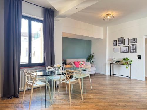 Da Vittoria Lovely apt with a view near the Arena — 4-Star Luxury Hotel in Verona, Italy